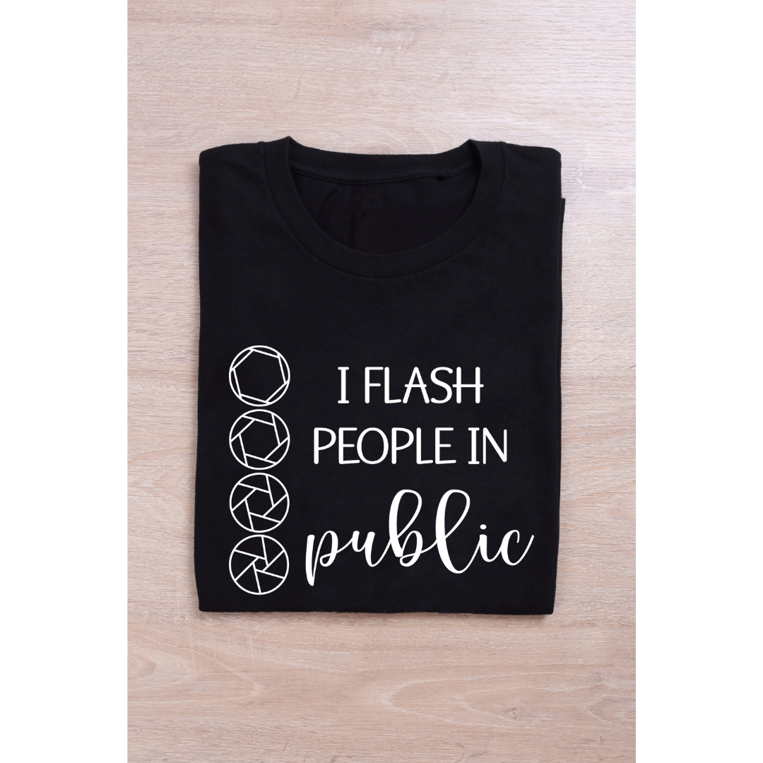 I FLASH IN PUBLIC