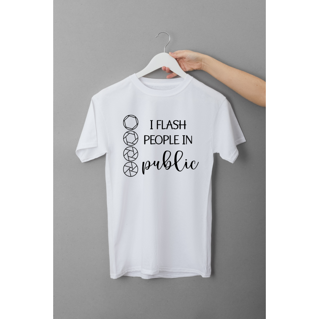 I FLASH IN PUBLIC